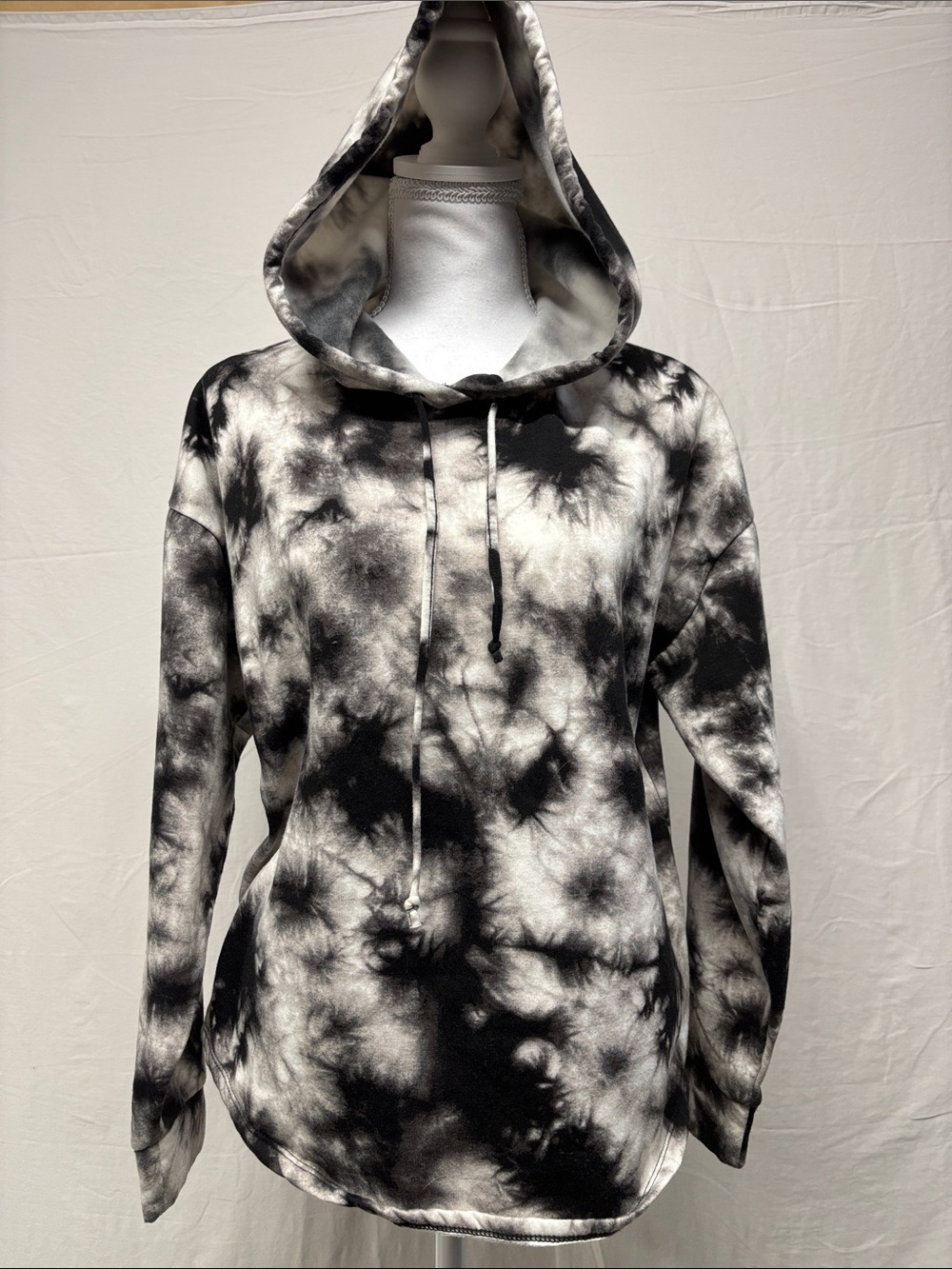 Streetwear Society Black & White Tie-Dye Hoodie
